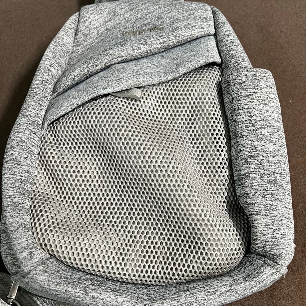 Baggallini Heather Gray Neoprene Sling RFID Crossbody Handsfree Backpack New - Picture 7 of 11